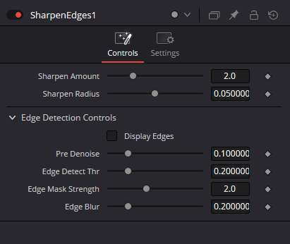 SharpenEdges — реальный Controls Inspector: Sharpen Amount 2.0, Sharpen Radius 0.050000, Display Edges, Pre Denoise 0.100000, Edge Detect Thr 0.200000, Edge Mask Strength 2.0 и Edge Blur 0.200000